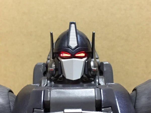 MP 32 Masterpiece Optimus Primal   In Hand Photos Surface On Twitter  (22 of 81)